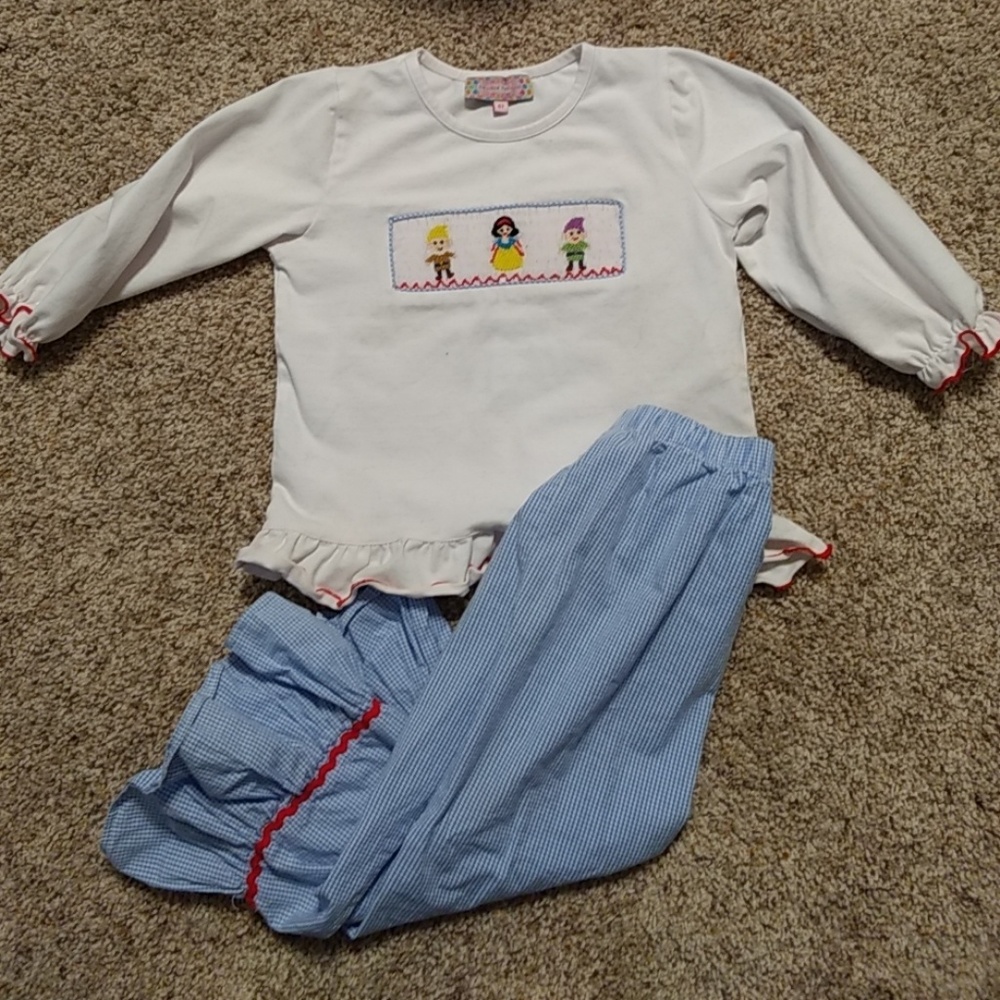 4T Girls Smocked Snowhite Outfit
